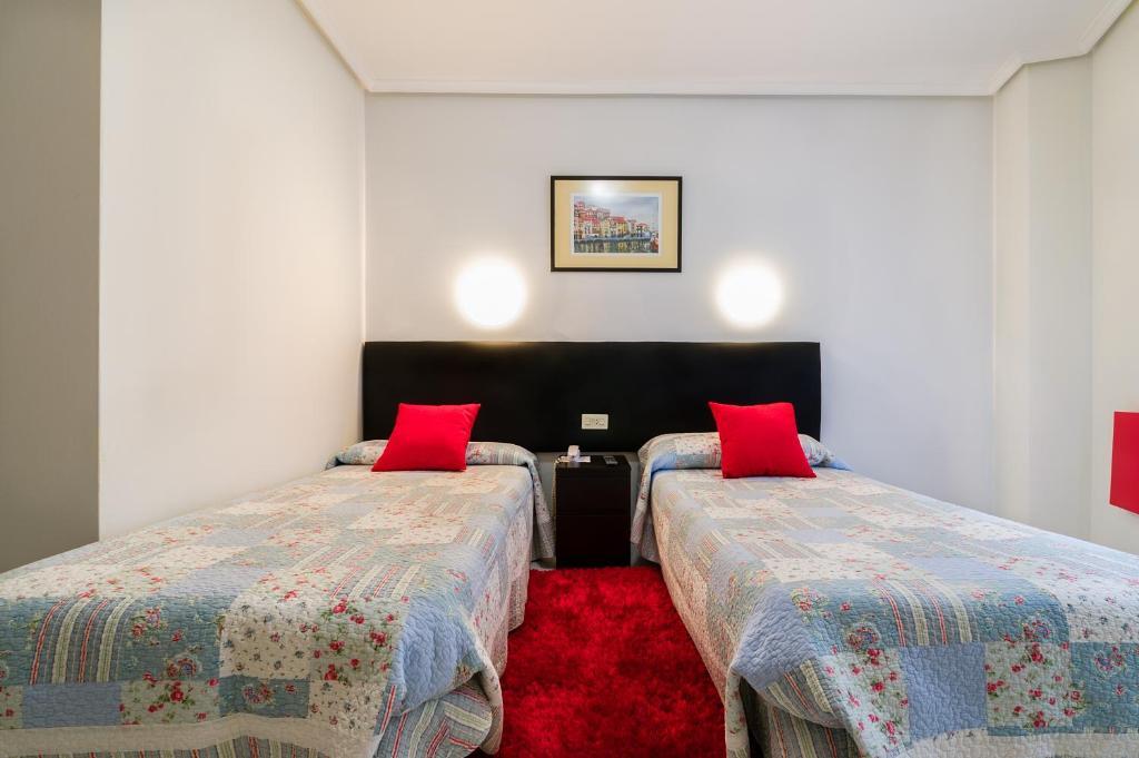 Pension La Mar Castro Urdiales Room photo