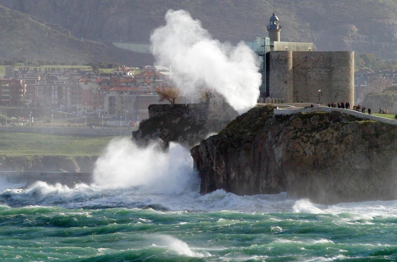 Pension La Mar Castro Urdiales Exterior photo